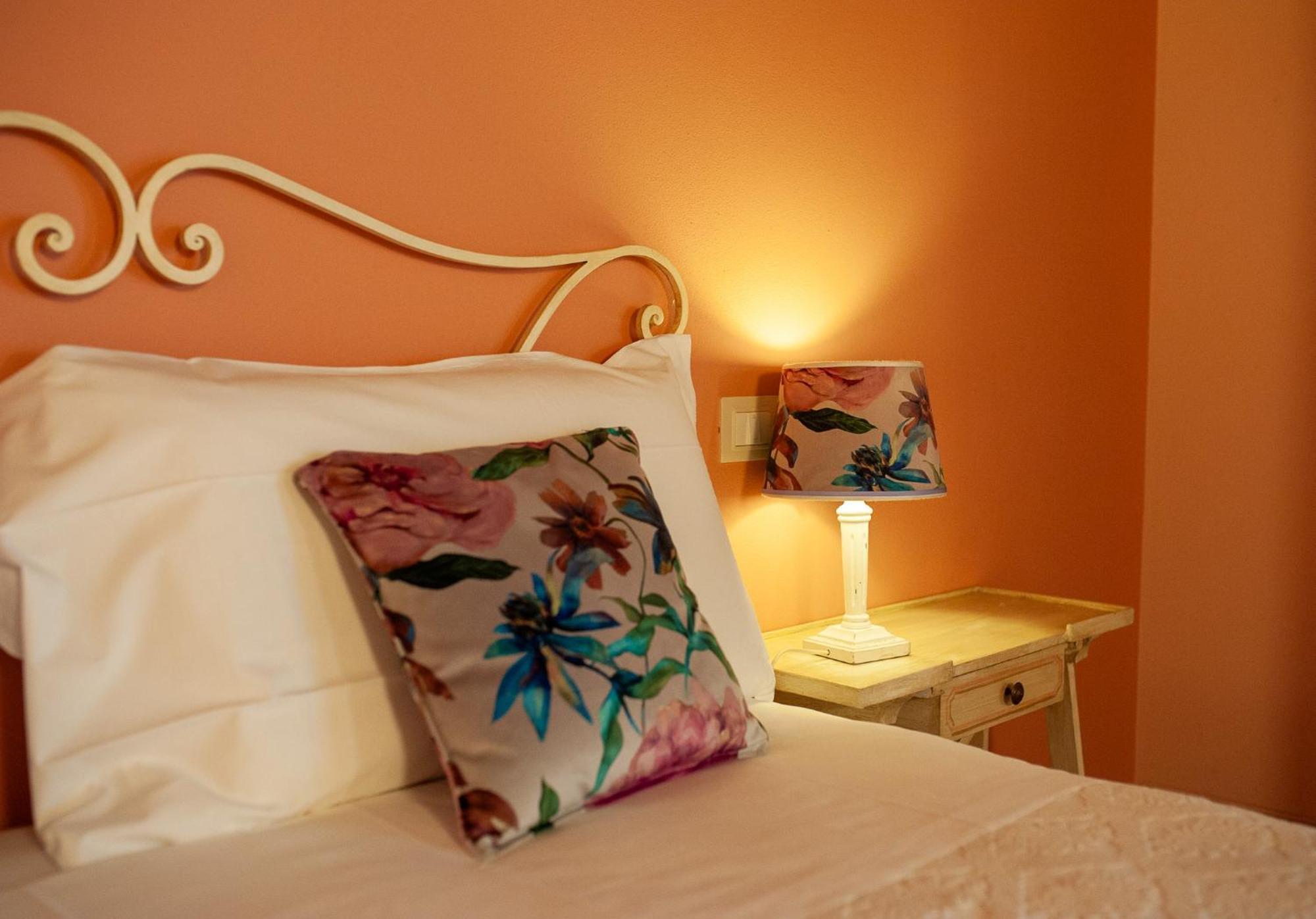 Le Colombaie Country Resort Ponsacco Zimmer foto